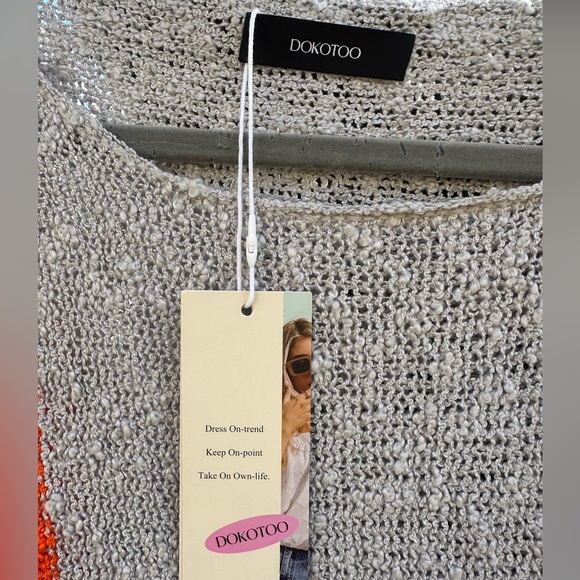 Stylish Gray Sweater with Vibrant Stripes - Picture 2 of 11